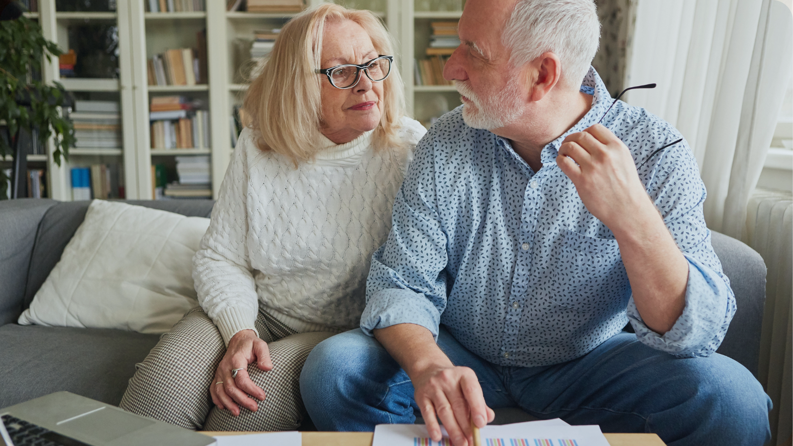 Retirees discussing finances